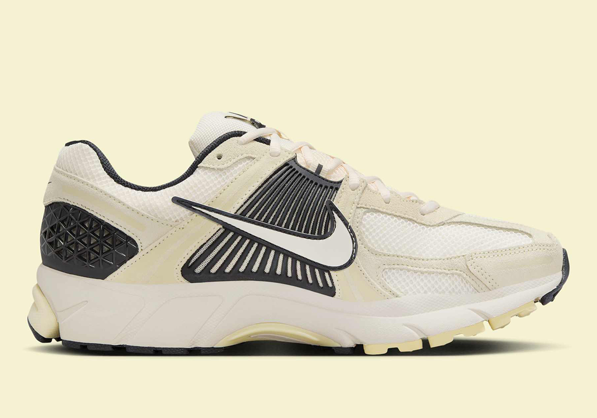 Nike Zoom Vomero 5 Alabaster Pale Ivory Black White Hf1553 701 6