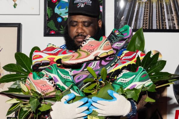 https%3A%2F%2Fhypebeast.com%2Fimage%2F2025%2F06%2F24%2Fjae-tips-saucony-progrid-triumph-4-flowers-grow-uptown-0.jpg