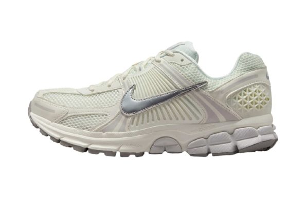 https%3A%2F%2Fhypebeast.com%2Fimage%2F2025%2F09%2F12%2Fnike-zoom-vomero-5-sail-metallic-silver-FB99149-103-release-info-000.jpg