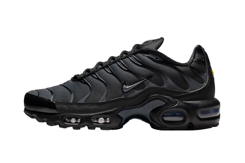 https%3A%2F%2Fhypebeast.com%2Fimage%2F2025%2F09%2F18%2Fnike-air-max-plus-black-metallic-silver-im6019-010-release-info-000.jpg