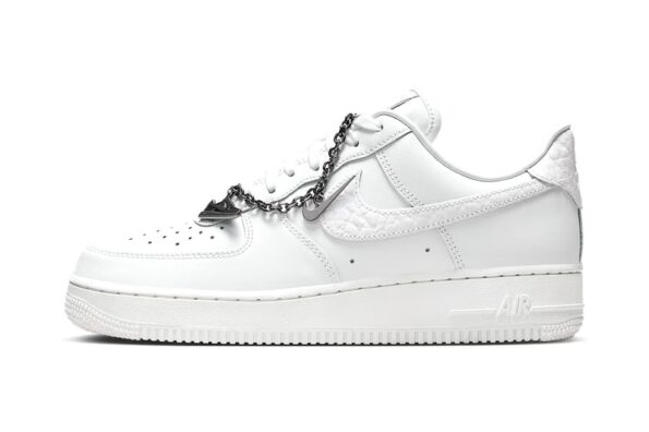 https%3A%2F%2Fhypebeast.com%2Fimage%2F2025%2F09%2F24%2Fnike-air-force-1-low-summit-metallic-silver-IM6485-121-release-info-000.jpg