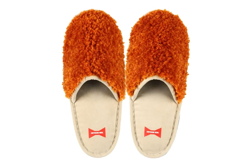 https%3A%2F%2Fhypebeast.com%2Fimage%2F2025%2F09%2F29%2Fmiyoshi-rug-family-mart-famichiki-house-slippers-release-info-000.jpg