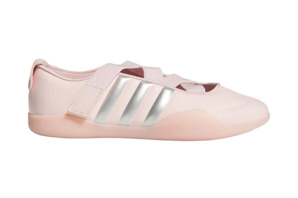 https%3A%2F%2Fhypebeast.com%2Fimage%2F2025%2F09%2F30%2Fcaroline-hu-edison-chen-adidas-taekwondo-jr6485-jr6919-kk1395-release-info-000.jpg