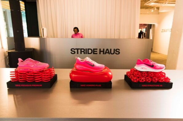 https%3A%2F%2Fhypebeast.com%2Fimage%2F2025%2F09%2F30%2Fzalando-nike-stride-haus-berlin-marathon-pop-up-event-video-00.jpg