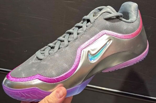 https%3A%2F%2Fhypebeast.com%2Fimage%2F2025%2F10%2F15%2Fnike-lebron-23-bubble-boy-if0694-002-release-info-000.jpg