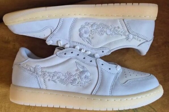 https%3A%2F%2Fhypebeast.com%2Fimage%2F2025%2F10%2F16%2Fair-jordan-1-low-og-floral-swoosh-IF4391-100-release-info000.jpg