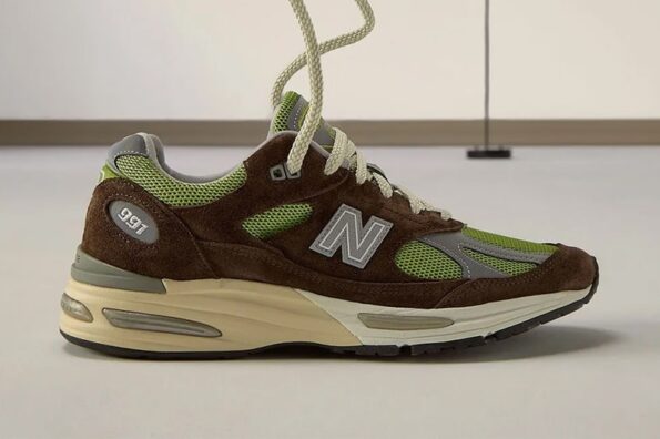 https%3A%2F%2Fhypebeast.com%2Fimage%2F2025%2F10%2F27%2Fdanielle-cathari-new-balance-991v2-reverse-matcha-release-info-000.jpg