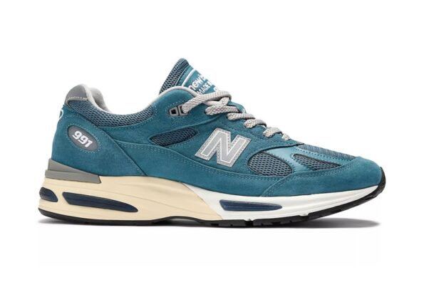 https%3A%2F%2Fhypebeast.com%2Fimage%2F2025%2F10%2F27%2Fnew-balance-991v2-tapestry-silver-u991bu2-release-info-000.jpg