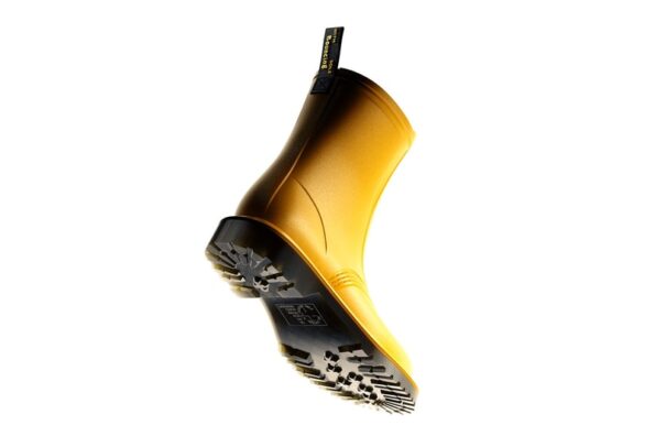 https%3A%2F%2Fhypebeast.com%2Fimage%2F2025%2F11%2F07%2Fdr-martens-1460-rain-boots-yellow-black-release-info-0.jpg