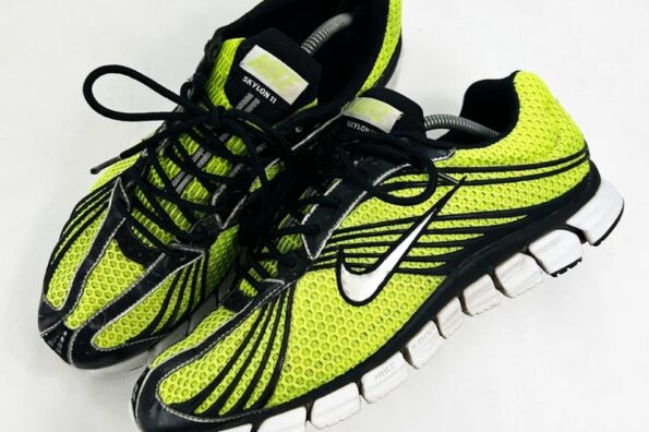 https%3A%2F%2Fhypebeast.com%2Fimage%2F2025%2F11%2F14%2Fnike-zoom-skylon-volt-IU1869-700-release-info-000.jpg