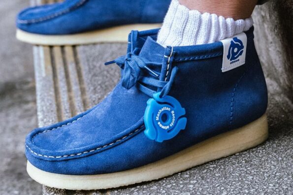 https%3A%2F%2Fhypebeast.com%2Fimage%2F2025%2F11%2F23%2Fatmos-clarks-wallabee-boot-manhattan-records-release-info-000.jpg