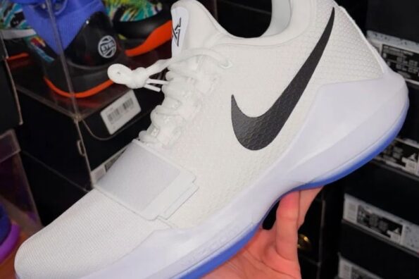 https%3A%2F%2Fhypebeast.com%2Fimage%2F2025%2F11%2F24%2Fnike-pg1-white-ice-iv2869-100-release-info-000.jpg