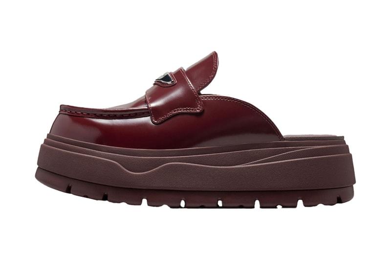 https%3A%2F%2Fhypebeast.com%2Fimage%2F2025%2F12%2F02%2Fair-jordan-mule-dark-team-red-burgundy-crush-metallic-silver-hj4292-600-release-info-0.jpg