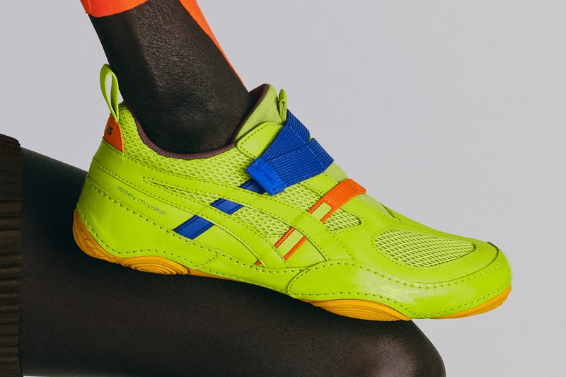 https%3A%2F%2Fhypebeast.com%2Fimage%2F2025%2F12%2F16%2Fasics-issey-miyake-foot-project-hyper-taping-debut-project-launch-release-info-000.jpg