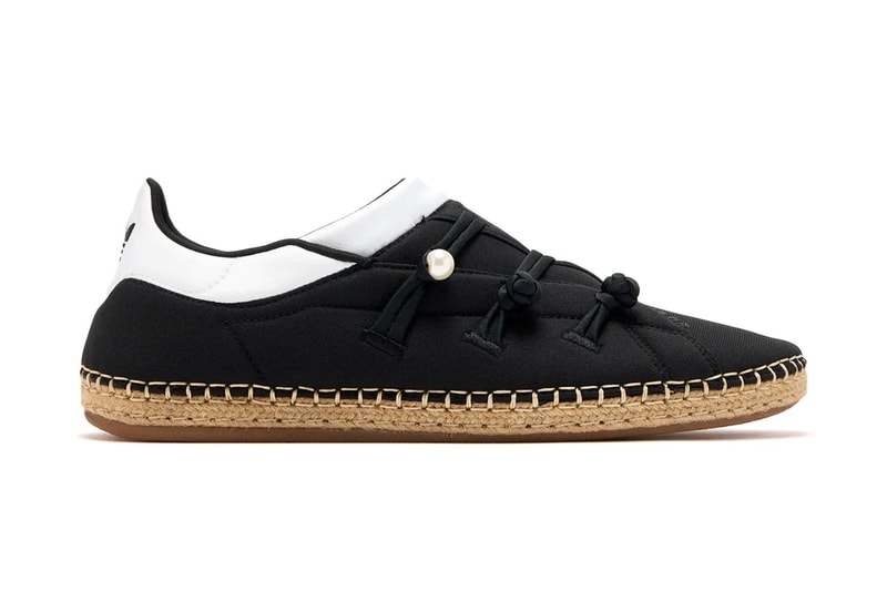 https%3A%2F%2Fhypebeast.com%2Fimage%2F2025%2F12%2F16%2Fclot-adidas-qi-flow-core-black-jq4053-release-info-000.jpg
