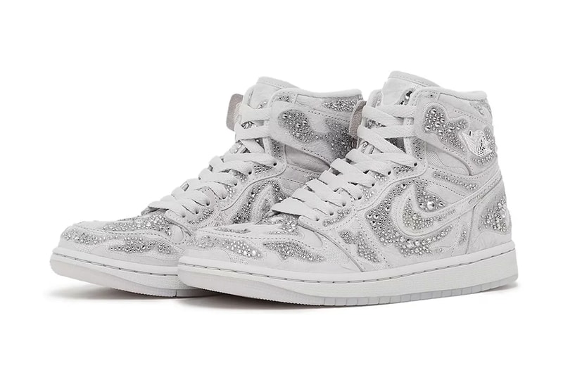 https%3A%2F%2Fhypebeast.com%2Fimage%2F2025%2F12%2F22%2Fswarovski-air-jordan-1-high-og-hf6248-002-release-info-0.jpg