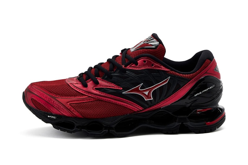https%3A%2F%2Fhypebeast.com%2Fimage%2F2026%2F01%2F12%2Fmizuno-wave-prophecy-ls-red-black-d1ga3337-06-navy-silver-dark-blue-d1ga3337-07-release-info-0.jpg