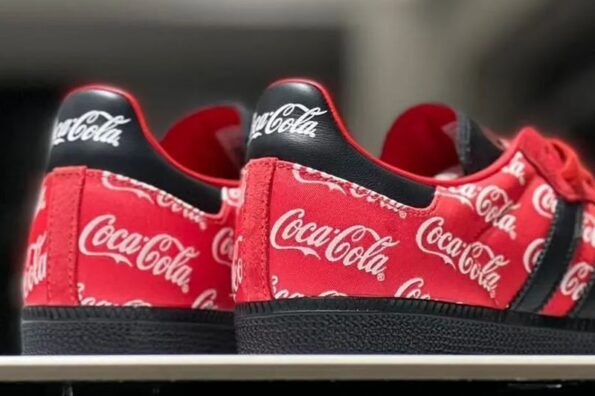 https%3A%2F%2Fhypebeast.com%2Fimage%2F2026%2F01%2F14%2Fcoca-cola-adidas-samba-KH6893-release-info-000.jpg