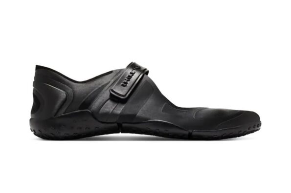 https%3A%2F%2Fhypebeast.com%2Fimage%2F2026%2F01%2F27%2Fkim-kardashian-nike-NikeSKIMS-Air-Rift-Satin-Pack-IQ7158-001-IQ7158-600-Release-Info-0.jpg