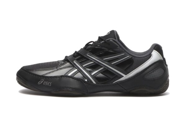 https%3A%2F%2Fhypebeast.com%2Fimage%2F2026%2F02%2F23%2Fasics-hypersync-graphite-grey-black-1203a879-020-release-info-0.jpg