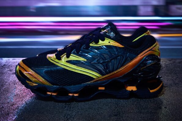 https%3A%2F%2Fhypebeast.com%2Fimage%2F2026%2F03%2F24%2Fmizuno-wave-prophecy-ls-midnight-velocity-pack-d1ga2615-01-d1ga2615-02-release-info-0.jpg