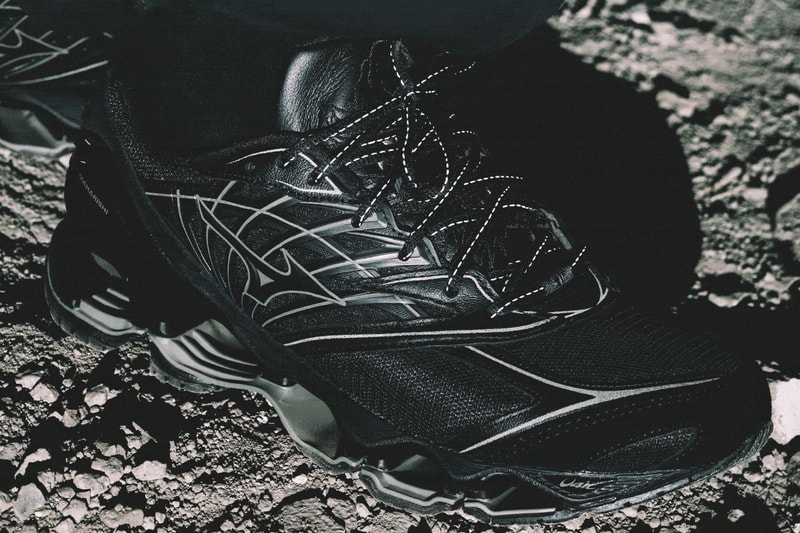 https%3A%2F%2Fhypebeast.com%2Fimage%2F2026%2F03%2F25%2Fftmizuno-wave-prophecy-ls-maharishi-d1gd2617-black-olive-release-info.jpg