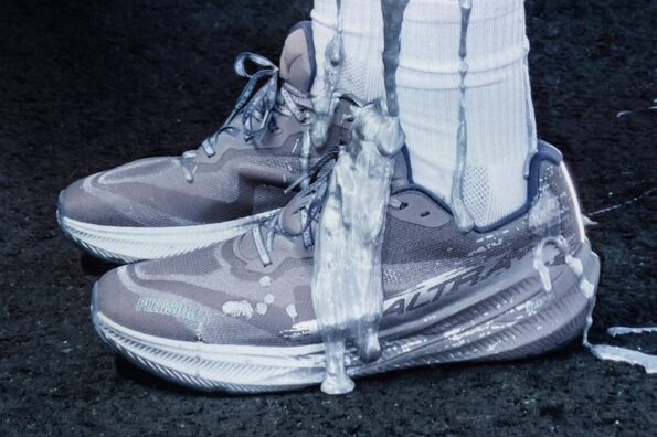 https%3A%2F%2Fhypebeast.com%2Fimage%2F2026%2F04%2F02%2Fpleasures-altra-experience-flow-3-satellite-running-shoe-collaboration-limited-edition-release-info-0.jpg