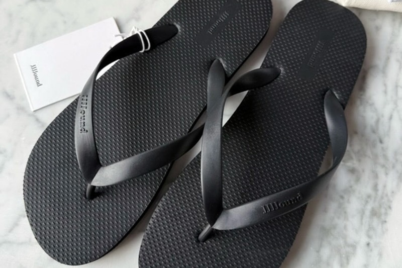 https%3A%2F%2Fhypebeast.com%2Fimage%2F2026%2F04%2F21%2Fjjjjound-ss26-all-black-flip-flops-teaser-000.jpg